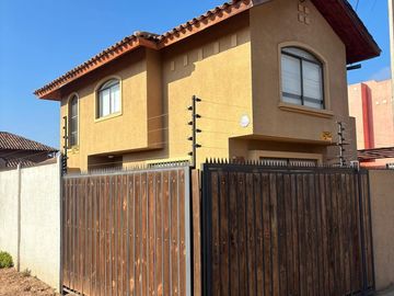 VENTA CASA 4HAB 3BA LA SERENA