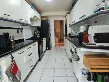 BAJÓ DE PRECIO, 5D, PISCINA Y GRAN PATIO EN CASAGRANDE