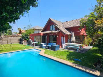 BAJÓ DE PRECIO, 5D, PISCINA Y GRAN PATIO EN CASAGRANDE