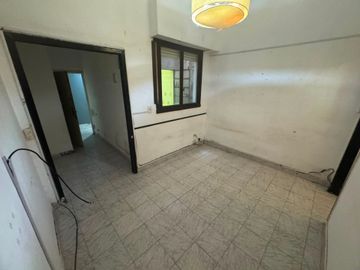 Venta departamento 2 ambientes con patio balvanera