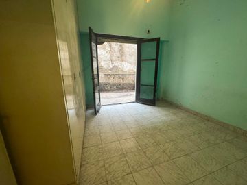 Venta departamento 2 ambientes con patio balvanera