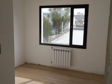 DUPLEX 3 DORMITORIOS CON PATIO CENTRO TANDIL