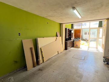 EN VENTA CASA A RECICLAR SEMICENTRO TANDIL