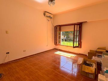 EN VENTA CASA A RECICLAR SEMICENTRO TANDIL