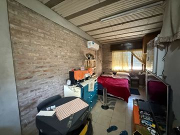 VENTA CASA 5 AMBIENTES EN VILLA LUGANO