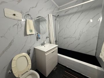 VENTA CASA 5 AMBIENTES EN VILLA LUGANO