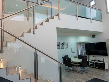 EXCLUSIVA CASA EN B° PRIVADO ZONA CLUB DE CAMPO