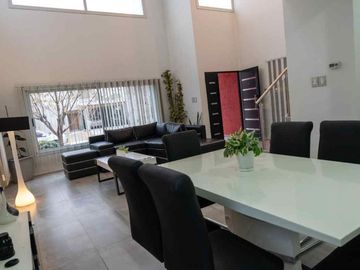 EXCLUSIVA CASA EN B° PRIVADO ZONA CLUB DE CAMPO