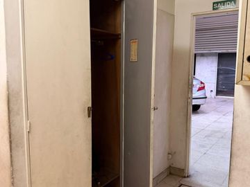 ALQUILER LOCAL COMERCIAL  EN FLORES ESQUINA