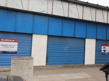 ALQUILER LOCAL COMERCIAL  EN FLORES ESQUINA