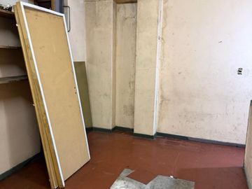 ALQUILER LOCAL COMERCIAL  EN FLORES ESQUINA
