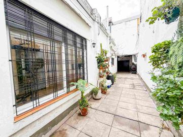 VENTA CASA 3 AMBIENTES PATIO COCHERA SAAVEDRA