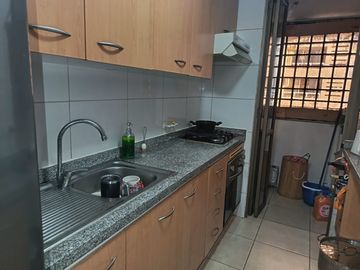 Vendo amplio departamento 2D 2B estacionamiento y Bodega en Macul.
