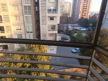 Vendo amplio departamento 2D 2B estacionamiento y Bodega en Macul.