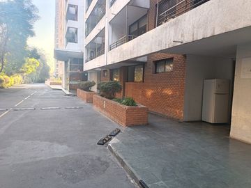 Vendo amplio departamento 2D 2B estacionamiento y Bodega en Macul.