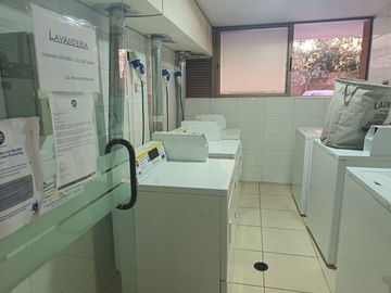 Vendo amplio departamento 2D 2B estacionamiento y Bodega en Macul.