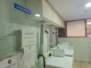 Vendo amplio departamento 2D 2B estacionamiento y Bodega en Macul.