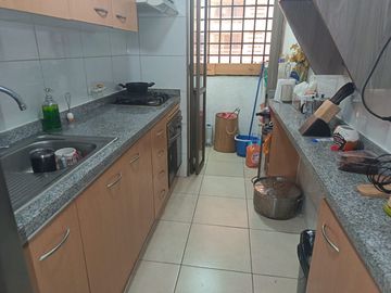 Vendo amplio departamento 2D 2B estacionamiento y Bodega en Macul.