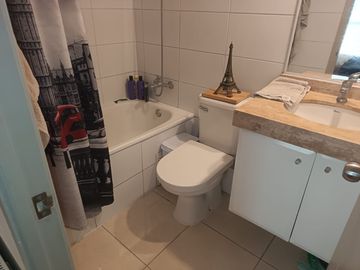 Vendo amplio departamento 2D 2B estacionamiento y Bodega en Macul.
