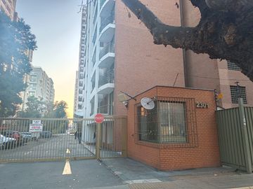 Vendo amplio departamento 2D 2B estacionamiento y Bodega en Macul.