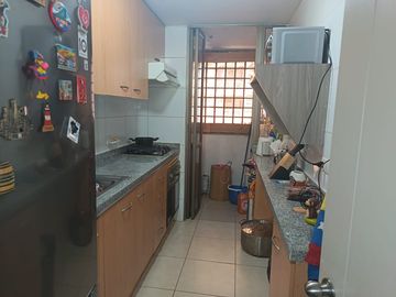Vendo amplio departamento 2D 2B estacionamiento y Bodega en Macul.