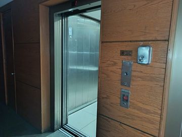 Vendo amplio departamento 2D 2B estacionamiento y Bodega en Macul.