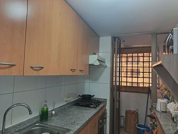 Vendo amplio departamento 2D 2B estacionamiento y Bodega en Macul.