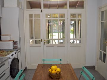CASA EN VENTA 4 AMBIENTES CON AMPLIO FONDO ADROGUE