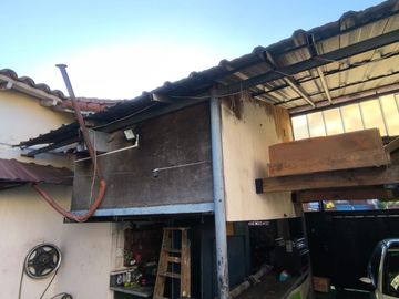 CASA 3 DORMITORIOS CON COCHERA Y PATIO EN BURZACO