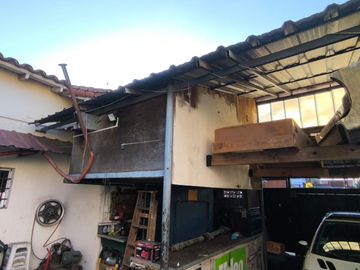CASA 3 DORMITORIOS CON COCHERA Y PATIO EN BURZACO