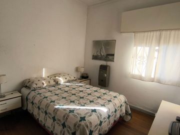 CASA 3 DORMITORIOS CON COCHERA Y PATIO EN BURZACO