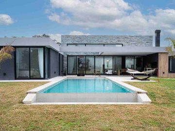 Casa 6 Ambientes en Venta – Fincas de San Vicente