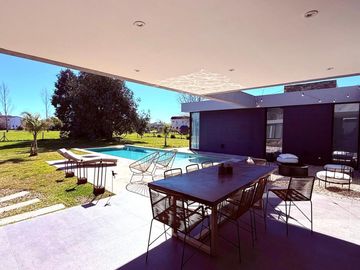 Casa 6 Ambientes en Venta – Fincas de San Vicente