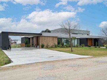 Casa 6 Ambientes en Venta – Fincas de San Vicente