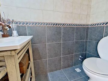 CASA VENTA FLORIDA 5 AMB COCHERA JARDIN PILETA