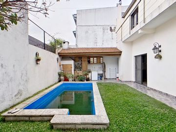 CASA VENTA FLORIDA 5 AMB COCHERA JARDIN PILETA