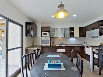 CASA VENTA FLORIDA 5 AMB COCHERA JARDIN PILETA