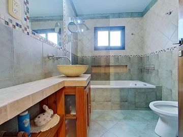 CASA VENTA FLORIDA 5 AMB COCHERA JARDIN PILETA