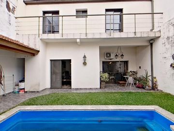 CASA VENTA FLORIDA 5 AMB COCHERA JARDIN PILETA