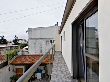 CASA VENTA FLORIDA 5 AMB COCHERA JARDIN PILETA