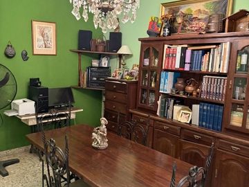 Oportunidad Única en Munro: Casa + Local Comercial