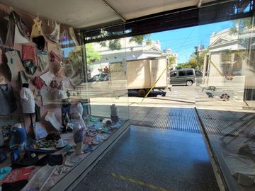 Local a la calle en alquiler en Av. Forest