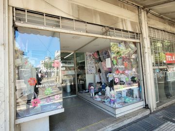 Local a la calle en alquiler en Av. Forest