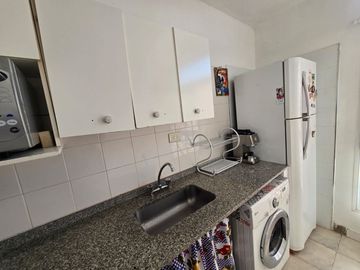Venta Depto 3 Amb. La Boca. Vista abierta, b/est.