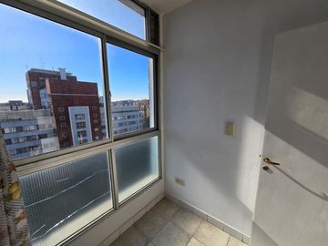 Venta Depto 3 Amb. La Boca. Vista abierta, b/est.