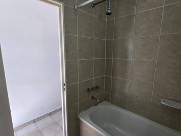 Venta Depto 3 Amb. La Boca. Vista abierta, b/est.