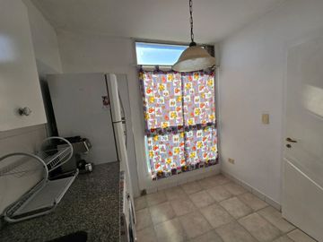 Venta Depto 3 Amb. La Boca. Vista abierta, b/est.