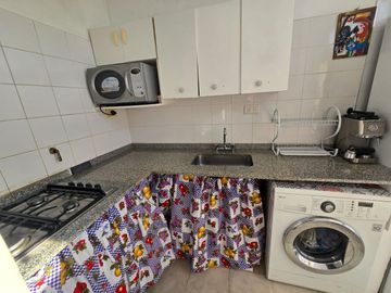 Venta Depto 3 Amb. La Boca. Vista abierta, b/est.