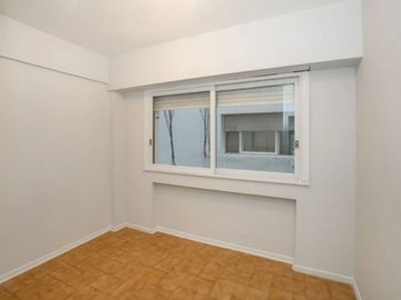 Departamento de 4 ambientes en Flores
