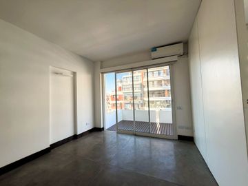 VENTA. 2 AMB. BALCON ATERRAZADO.LAS CAÑITAS.